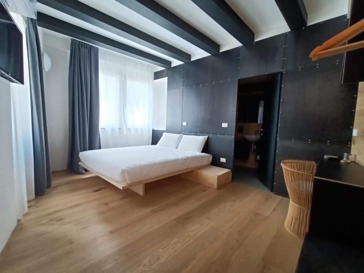 Le Meridiane City Rooms In 트렌토 외부 사진